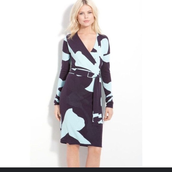 Diane Von Furstenberg Dresses & Skirts - Diane Von Furstenberg Kinaya wrap dress V Neck Long sleeve knit floral fall S
